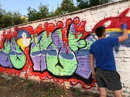 Ряжские молодогвардейцы расписывают стены парка