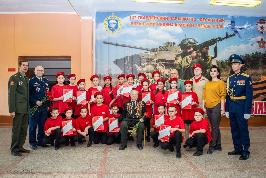 Сто школьников вступили в «Юнармию» в честь 100-летия РВВДКУ