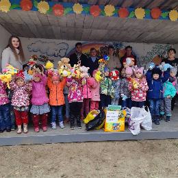 Касимовские волонтеры дарили детям игрушки и отвели в музей Уткиных