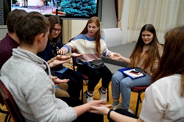 Рязанские волонтеры учились на новогоднем уроке 